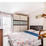 Angie Old Town With Jacuzzi Villa *