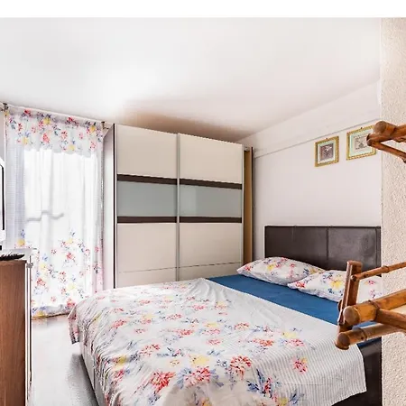 Angie Old Town With Jacuzzi Villa *