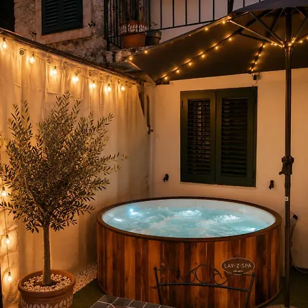 Angie Old Town With Jacuzzi * Спліт